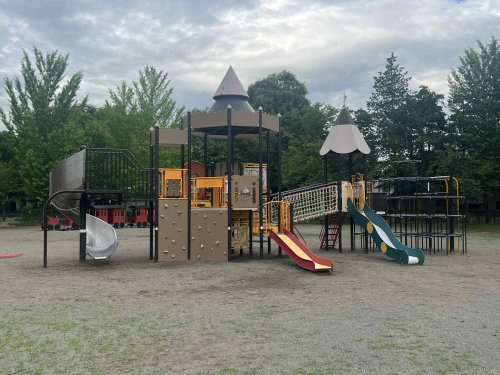 【公園】若里公園まで1311ｍ