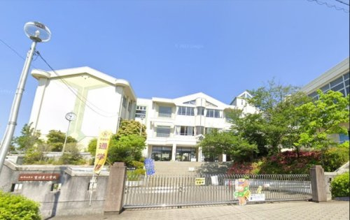 【小学校】和歌山市立有功東小学校まで647ｍ