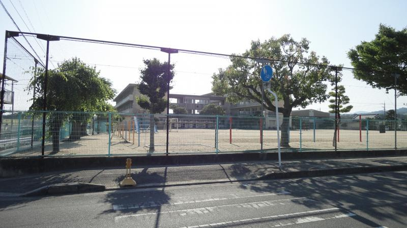 【小学校】福山市立駅家西小学校まで436ｍ