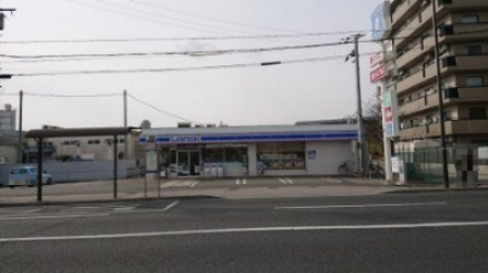 【コンビニエンスストア】ローソン　伊丹池尻店まで321ｍ