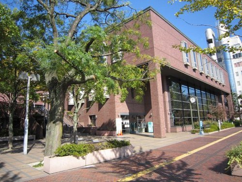 【図書館】呉市中央図書館まで914ｍ