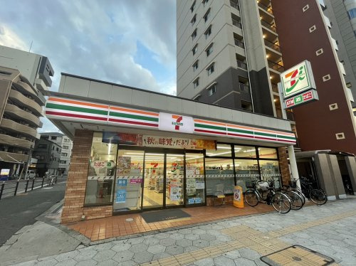 【コンビニエンスストア】セブンイレブン　大阪北堀江3丁目店まで200ｍ