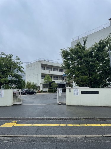 【小学校】広島市立亀山南小学校まで975ｍ