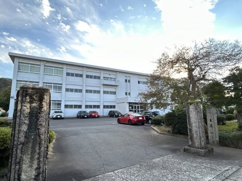 【小学校】足羽小学校まで819ｍ