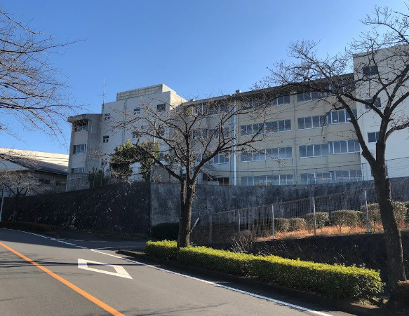 【中学校】東松山市立白山中学校まで390ｍ