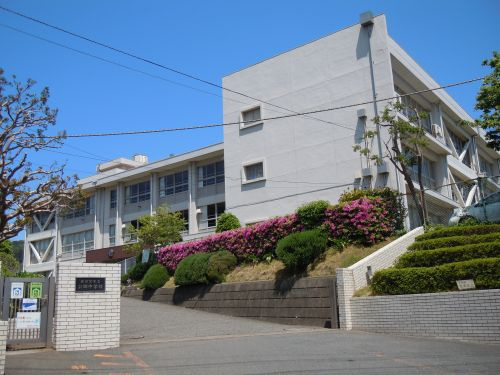 【中学校】公郷中学校まで1045ｍ