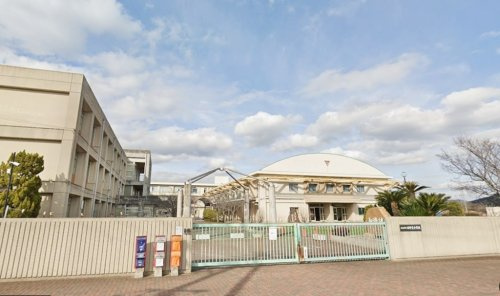 【小学校】西神吉小学校まで1263ｍ