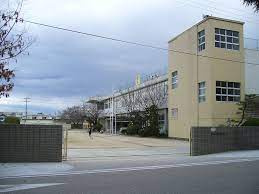 【小学校】木津川市立相楽小学校まで800ｍ