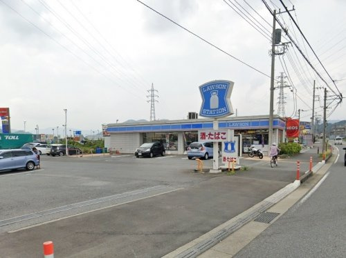 【コンビニエンスストア】ローソン　城山川尻店まで855ｍ