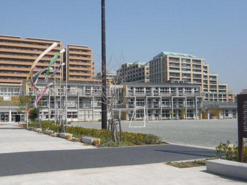 【中学校】浦安市立明海中学校まで200ｍ