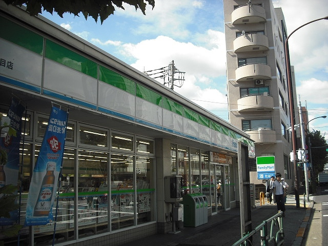 【コンビニエンスストア】ファミリーマート高田三丁目店まで185ｍ