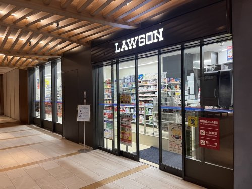 【コンビニエンスストア】ローソン　パークタワー勝どきミッド店まで3ｍ