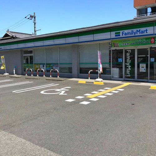 【コンビニエンスストア】ファミリーマート　高知神田東店まで259ｍ
