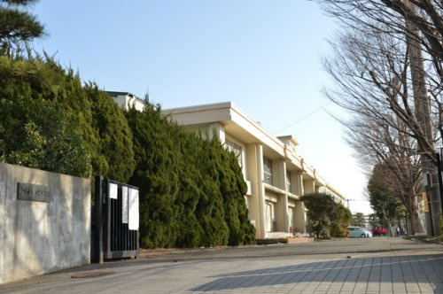 【中学校】平塚市立江陽中学校まで735ｍ