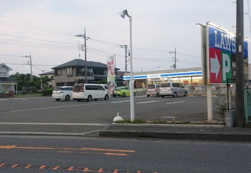 【コンビニエンスストア】ローソン　相模原田名陽原店まで889ｍ