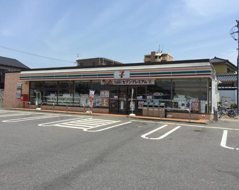 【コンビニエンスストア】セブンイレブン　牛久駅西店まで323ｍ