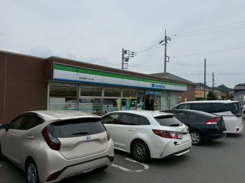 【コンビニエンスストア】ファミリーマート　あきる野インター店まで1657ｍ