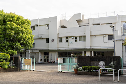 【小学校】調布市立国領小学校まで760ｍ
