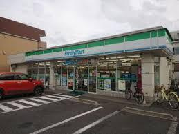 【コンビニエンスストア】ファミリーマート　葛飾鎌倉三丁目店まで807ｍ