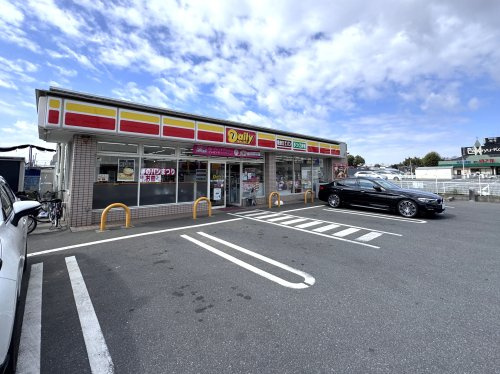 【コンビニエンスストア】デイリーヤマザキ市川下貝塚3丁目店まで930ｍ