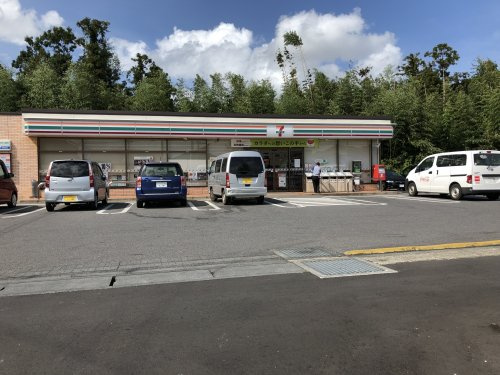 【コンビニエンスストア】セブン-イレブン牛久刈谷団地入口店まで600ｍ