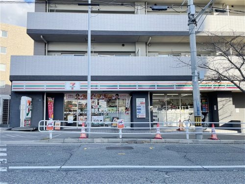 【コンビニエンスストア】セブンイレブン　神戸六甲登山口店まで307ｍ