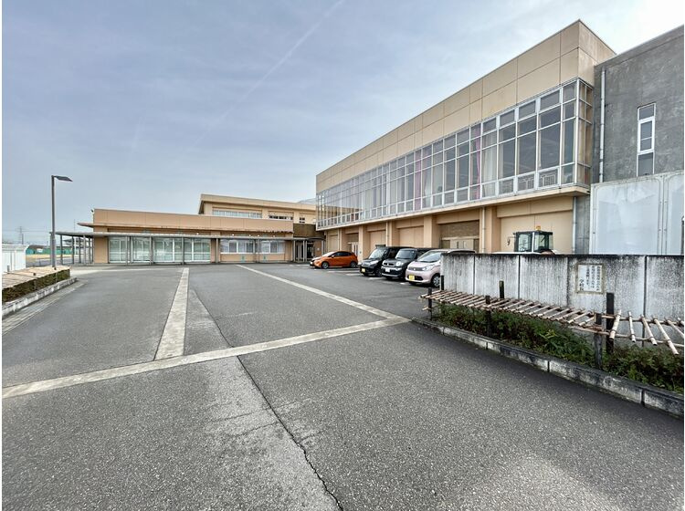 【小学校】高岡市立戸出東部小学校まで1744ｍ