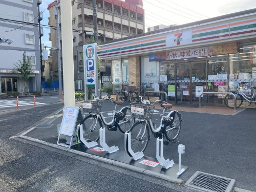【コンビニエンスストア】セブンイレブン　足立辰沼東店まで385ｍ