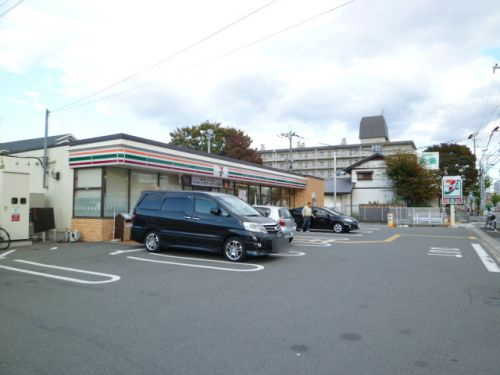 【コンビニエンスストア】セブン－イレブン外環横大路店まで180ｍ