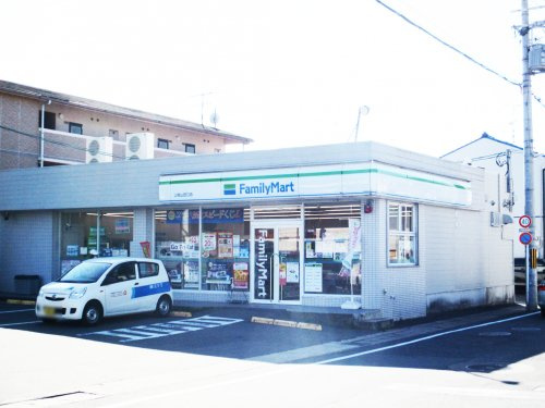 【コンビニエンスストア】ファミリーマート　上桂山田口店まで438ｍ
