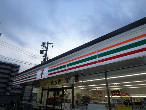 【コンビニエンスストア】セブン-イレブン川口西川口2丁目店まで260ｍ