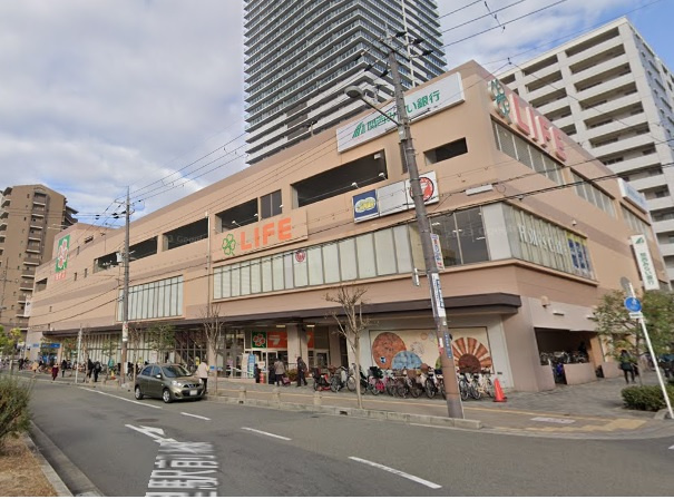 【スーパー】ライフ香里園店まで359ｍ