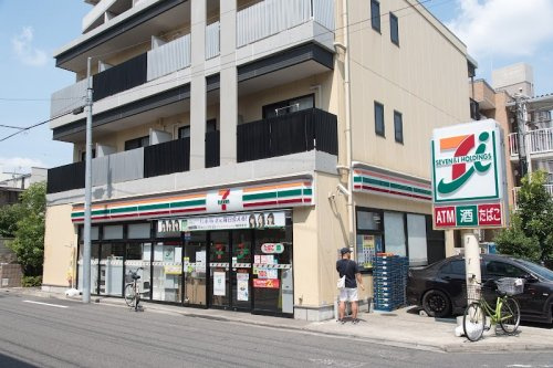 【コンビニエンスストア】セブンイレブン　荒川東日暮里1丁目店まで61ｍ