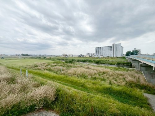 【公園】藻川河川敷緑地まで364ｍ