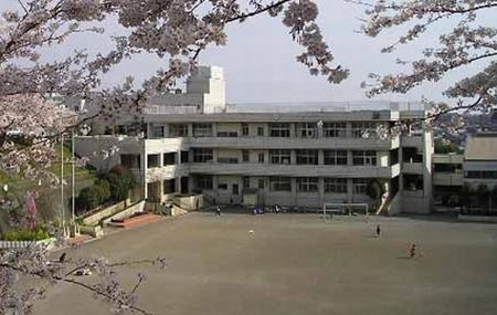【小学校】座間市立　中原小学校まで862ｍ