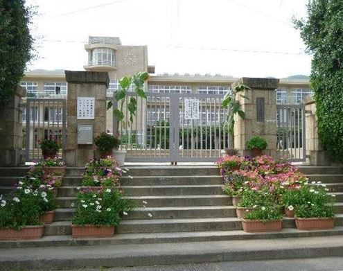 【小学校】芦屋市立山手小学校まで1100ｍ