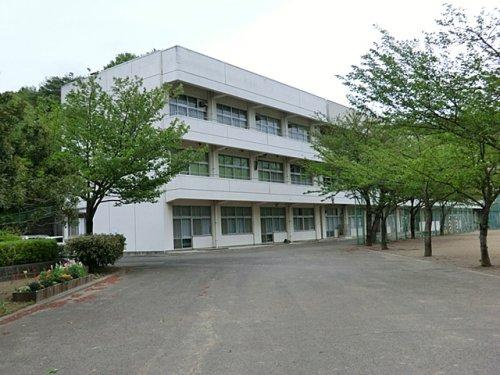 【中学校】小中一貫ゆくのき学園中学校まで1982ｍ