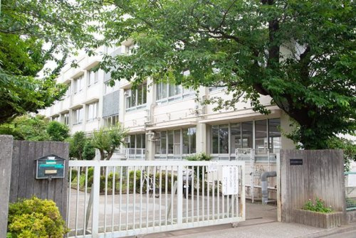 【中学校】清瀬市立清瀬第三中学校まで650ｍ