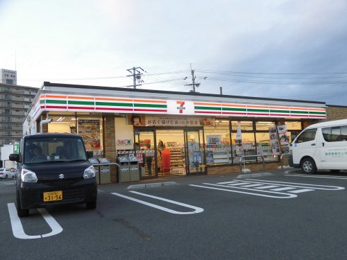 【コンビニエンスストア】セブンイレブン琵琶湖大橋西口店まで895ｍ