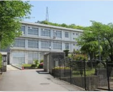 【中学校】花田中学校まで1560ｍ