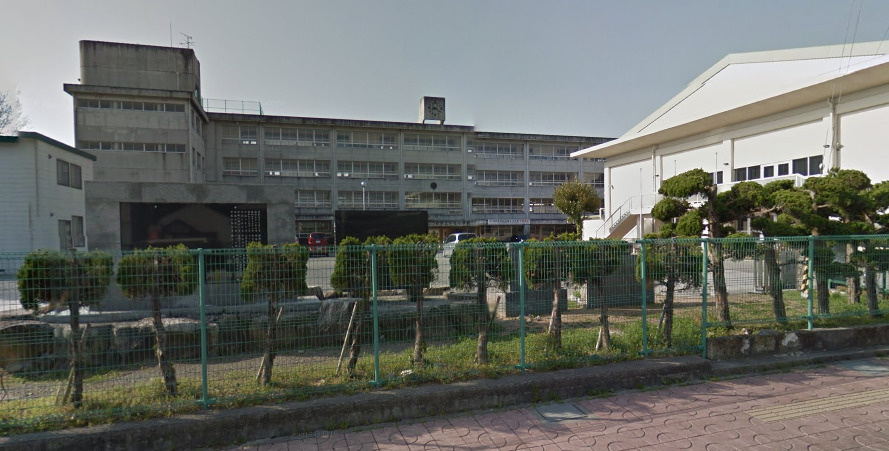 【小学校】小宅小学校まで894ｍ