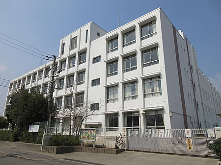 【小学校】伊丹市立鴻池小学校まで814ｍ