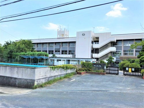 【小学校】上牧小学校まで1654ｍ