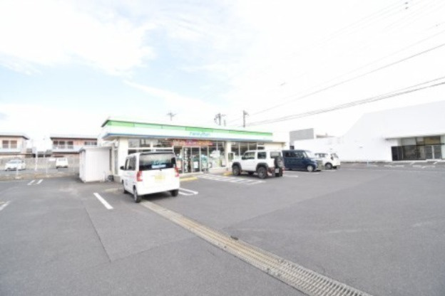 【コンビニエンスストア】ファミリーマート　鹿屋寿四丁目店まで573ｍ