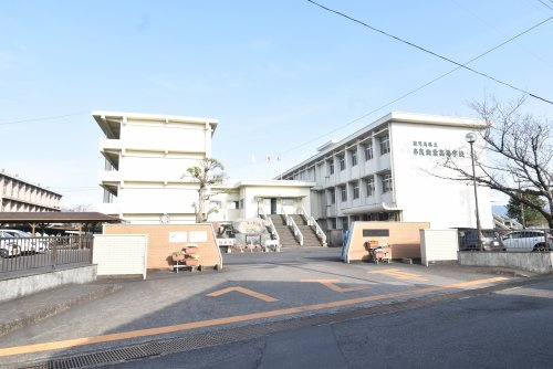 【高校】鹿児島県立串良商業高校まで824ｍ
