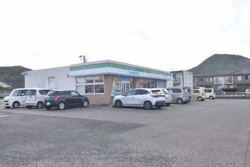 【コンビニエンスストア】ファミリーマート　鹿屋西原二丁目店まで2382ｍ