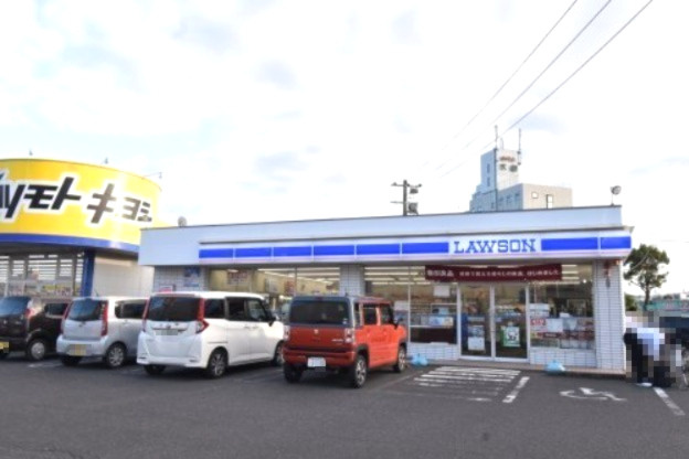 【コンビニエンスストア】ローソン　白崎店まで721ｍ