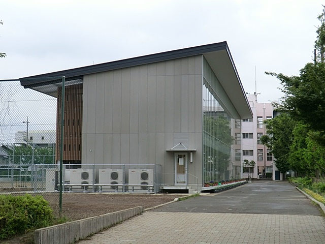 【中学校】戸田市立新曽中学校まで397ｍ
