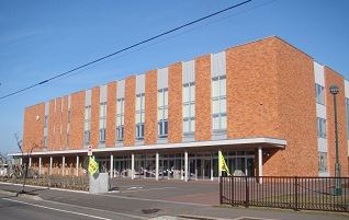 【小学校】岩見沢市立岩見沢小学校　まで1126ｍ