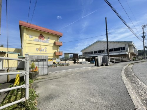 【小学校】由布市立挾間小学校まで1300ｍ